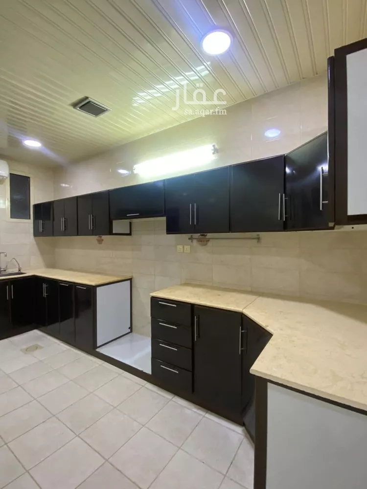 Floor for Rent in Al Bukayriyah Al Mohamadiah Subdivision 14