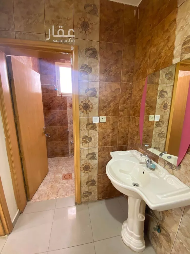 Floor for Rent in Al Bukayriyah Al Mohamadiah Subdivision 29
