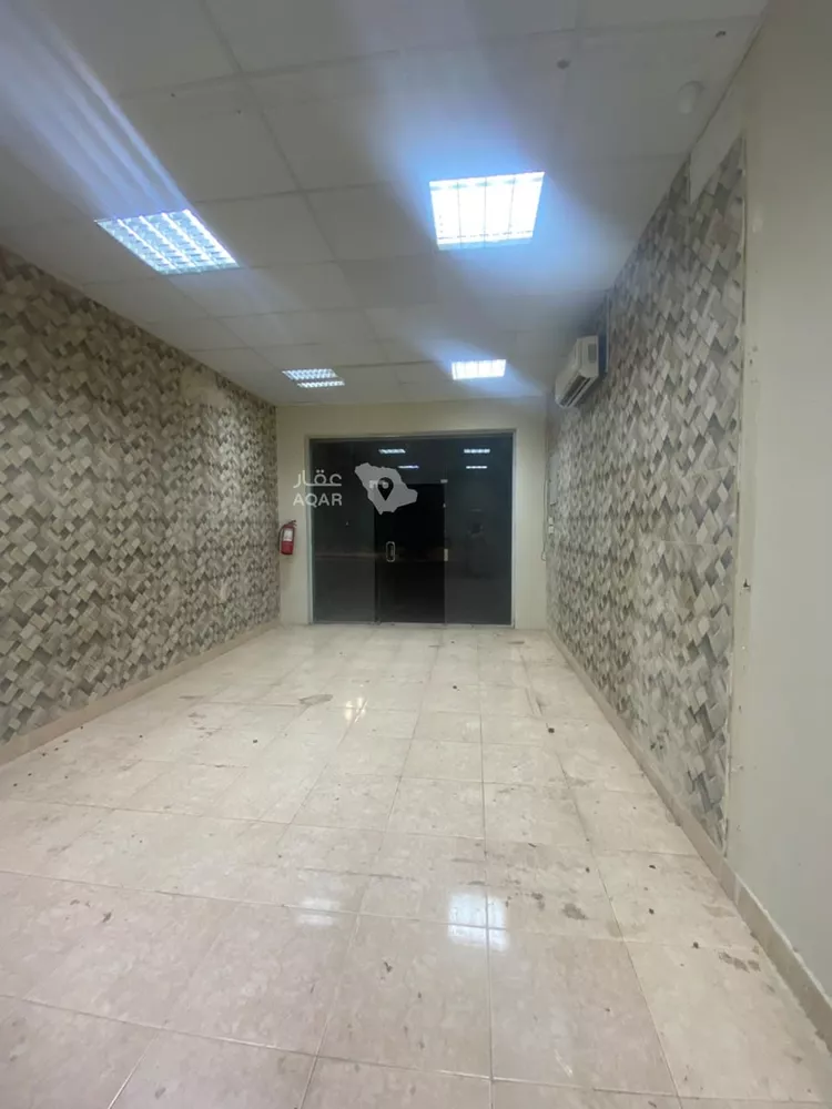 محل للإيجار في شارع الملك سعود, حي الزهرة, مدينة البكيرية, منطقة القصيم صورة 2