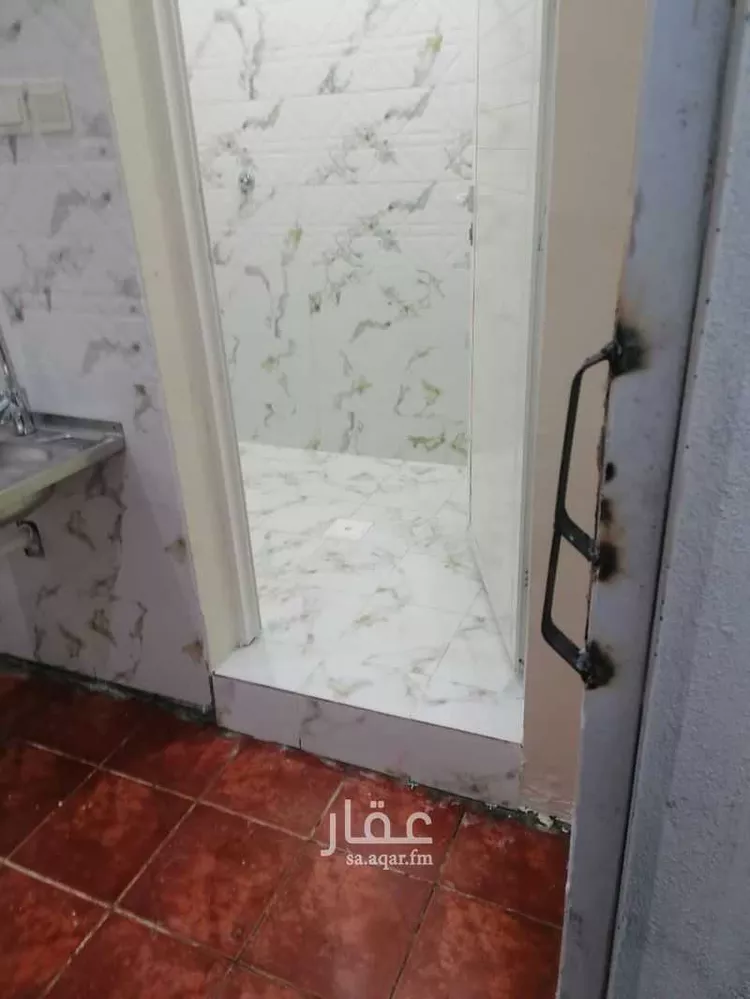 غرفة للإيجار في شارع هند بنت عتبه ، حي الرحمانية ، جدة ، جدة صورة 3