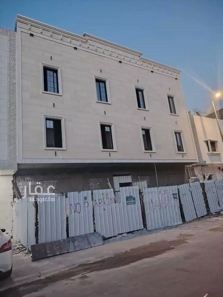 عمارة للبيع في شارع السابع عشر, حي الثقبة, مدينة الخبر, المنطقة الشرقية صورة 2