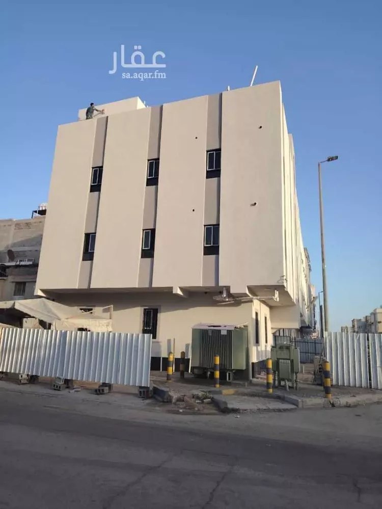 عمارة للبيع في شارع السابع عشر, حي الثقبة, مدينة الخبر, المنطقة الشرقية 1 صورة