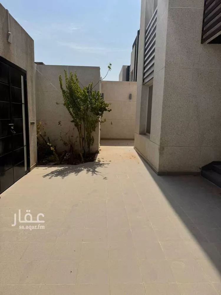 فيلا للبيع في شارع مؤيد الدين الحارثي, حي المونسية, مدينة الرياض, منطقة الرياض صورة 3