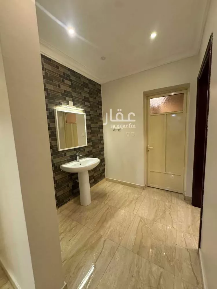 شقة للإيجار في شارع معن بن عدي, حي الحمراء, مدينة الجبيل, المنطقة الشرقية صورة 3