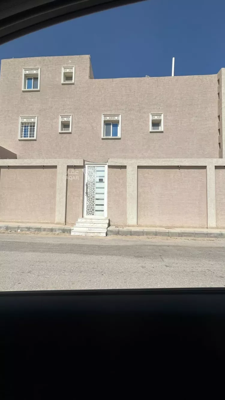 فيلا للإيجار في شارع عبدالله القاضي, حي العزيزية الأول, مدينة الاحساء, المنطقة الشرقية