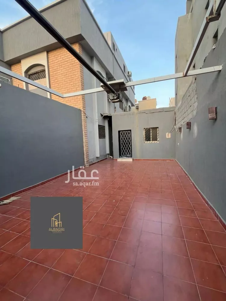 فيلا للبيع في شارع عبدالرزاق الجيلي, حي الملك فيصل, مدينة الرياض, منطقة الرياض صورة 4