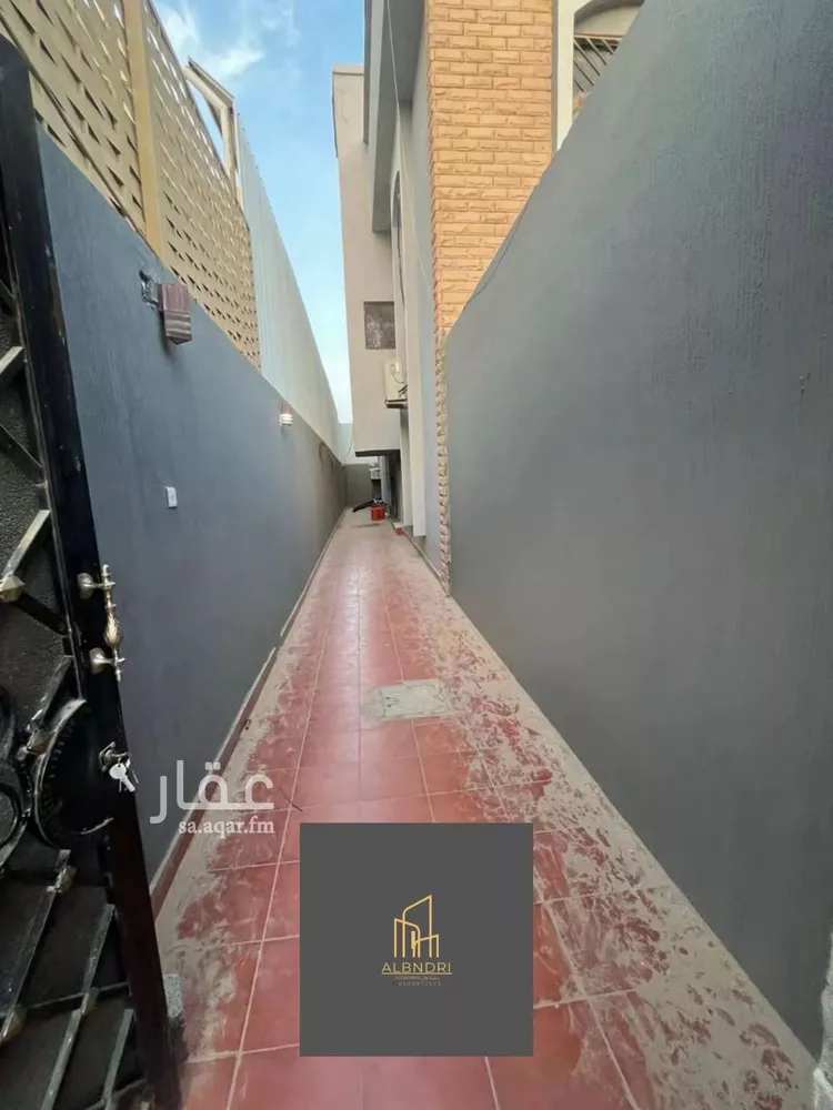 فيلا للبيع في شارع عبدالرزاق الجيلي, حي الملك فيصل, مدينة الرياض, منطقة الرياض صورة 3