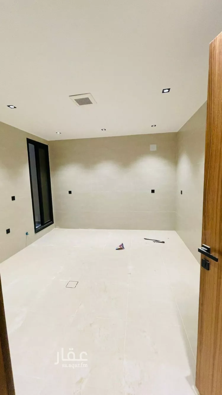 دور للبيع في شارع يعقوب بن أبي الفضل, حي عكاظ, مدينة الرياض, منطقة الرياض صورة 5