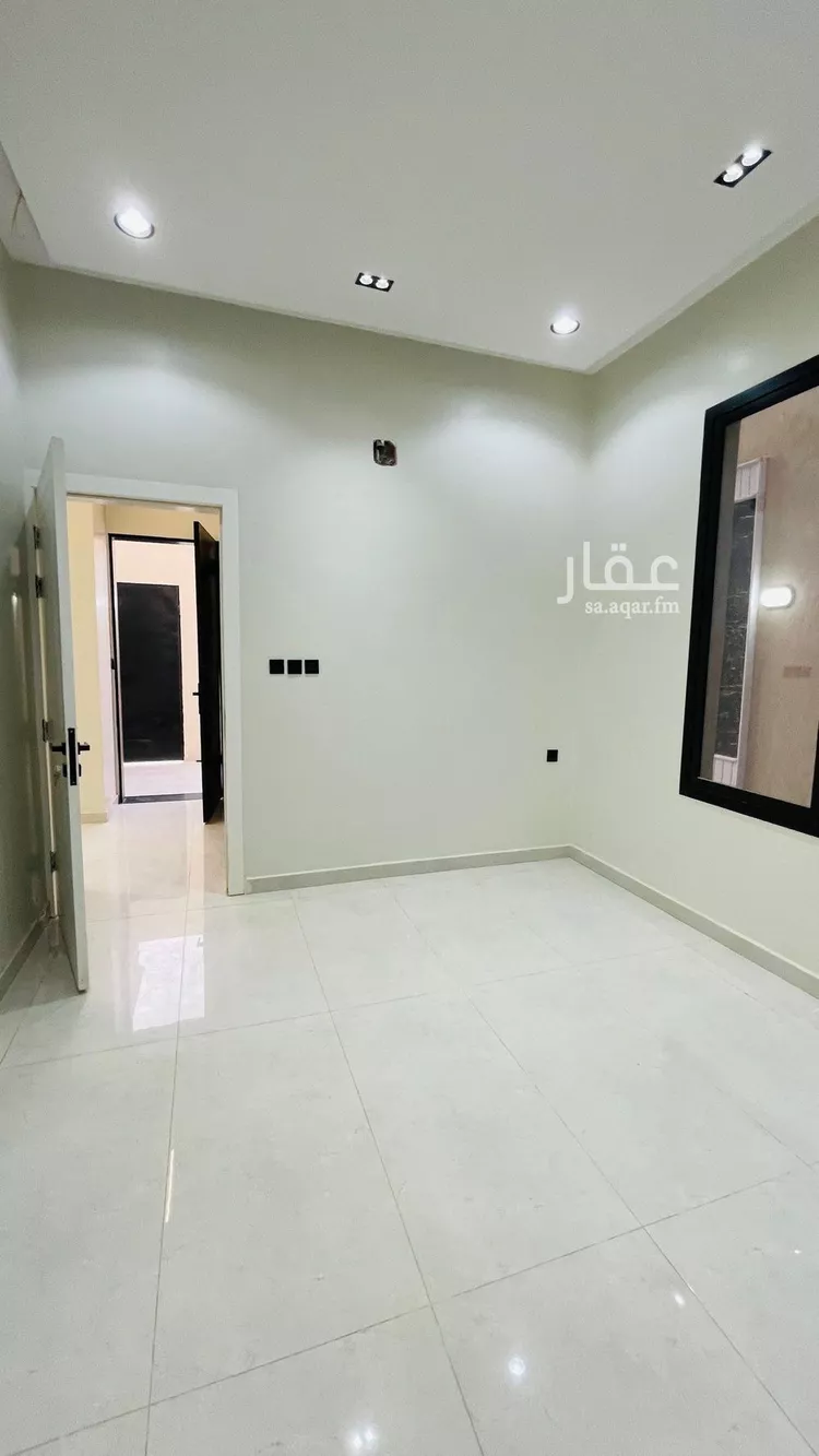 فيلا للبيع في شارع يوسف السرخسي, حي العريجاء الغربي, مدينة الرياض, منطقة الرياض صورة 5