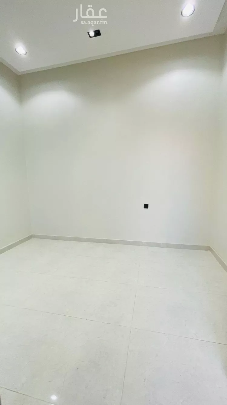 فيلا للبيع في شارع يوسف السرخسي, حي العريجاء الغربي, مدينة الرياض, منطقة الرياض صورة 4