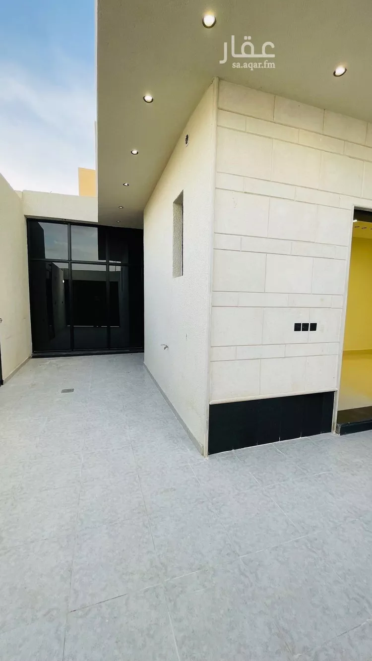 فيلا للبيع في شارع حسين بن مروان, حي العريجاء الغربي, مدينة الرياض, منطقة الرياض صورة 3