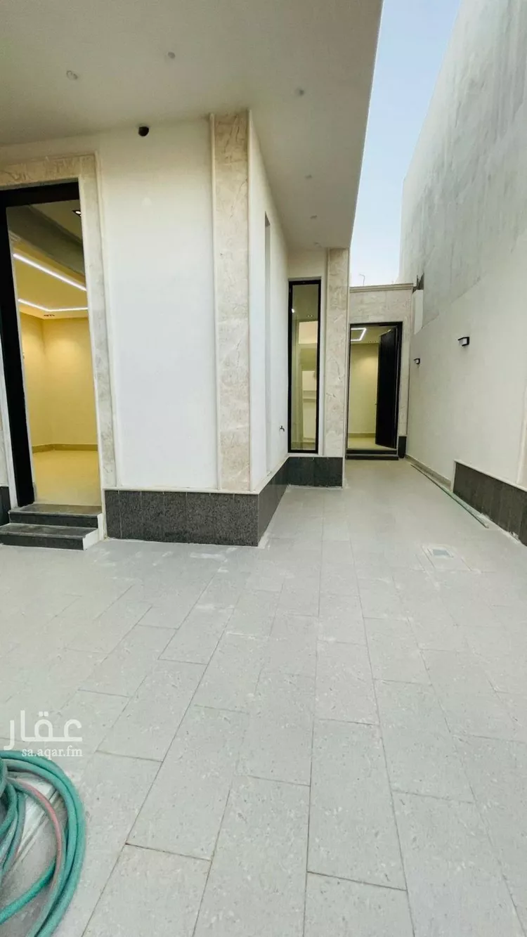 فيلا للبيع في شارع حسين بن مروان, حي العريجاء الغربي, مدينة الرياض, منطقة الرياض صورة 3