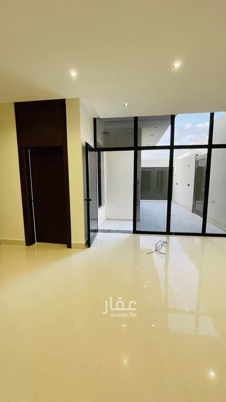 فيلا للبيع في شارع حسين بن مروان, حي العريجاء الغربي, مدينة الرياض, منطقة الرياض صورة 2