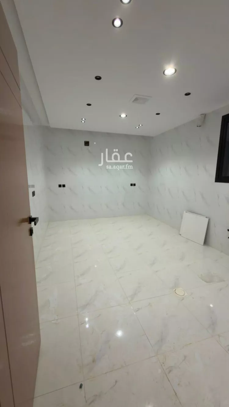 فيلا للبيع في شارع يوسف السرخسي, حي العريجاء الغربي, مدينة الرياض, منطقة الرياض صورة 5