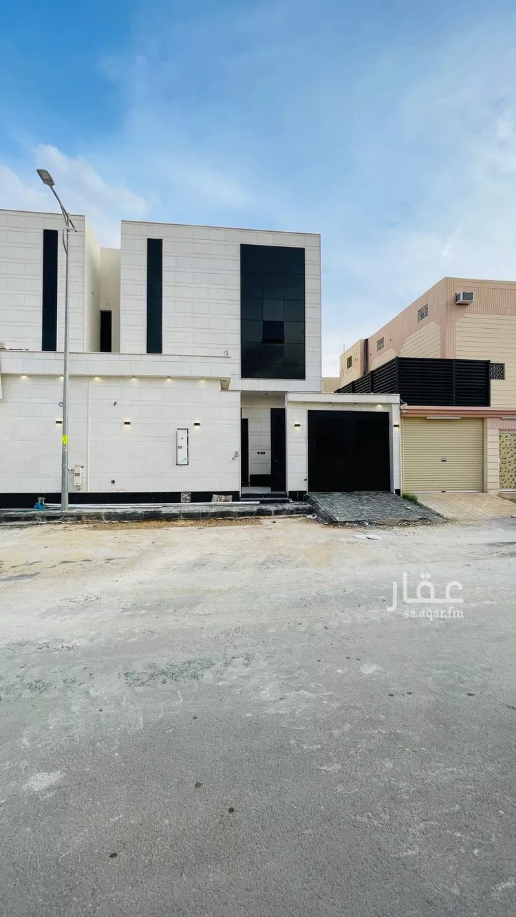 Villa for Sale in Riyadh Al Uraija Al Gharbiyah
