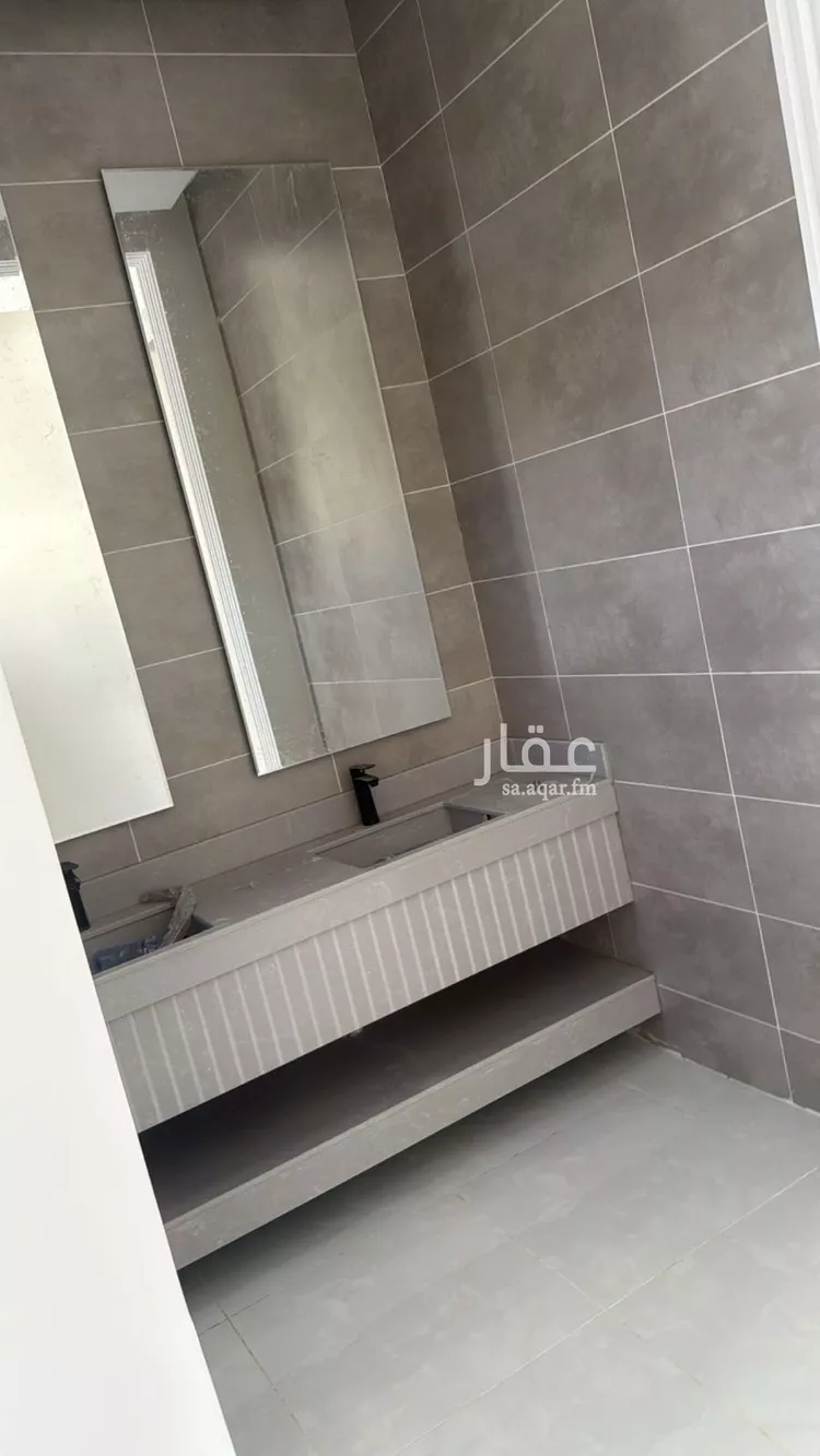 دور للبيع في شارع عبدالله ابن الربيع, حي المدائن, مدينة حائل, منطقة حائل 13