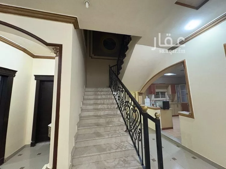 فيلا للبيع في شارع عبدالله بن المغيرة, حي إشبيلية, مدينة الرياض, منطقة الرياض صورة 3