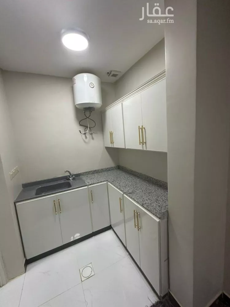 غرفة للإيجار في شارع جبل علي, حي غرناطة, مدينة الرياض, منطقة الرياض