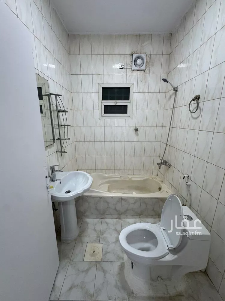 شقة للإيجار في شارع زينب بنت عمر, حي إشبيلية, مدينة الرياض, منطقة الرياض صورة 3