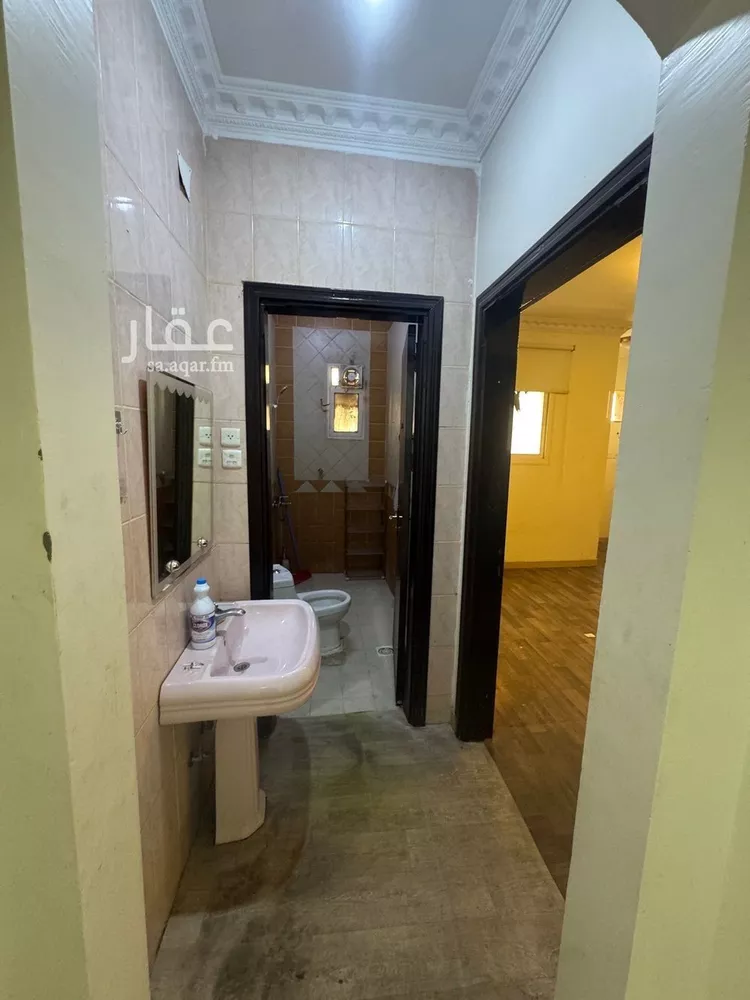 شقة للإيجار في شارع الظهران, حي إشبيلية, مدينة الرياض, منطقة الرياض 7