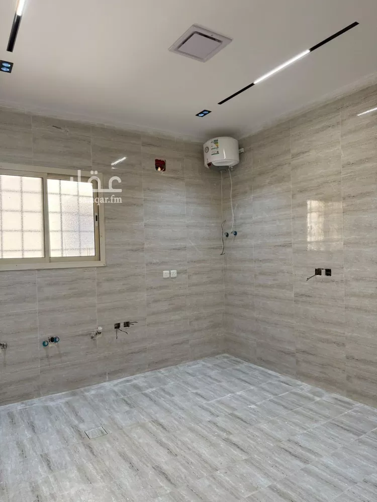 Floor for Rent in Riyadh Al Qadisiyah 11
