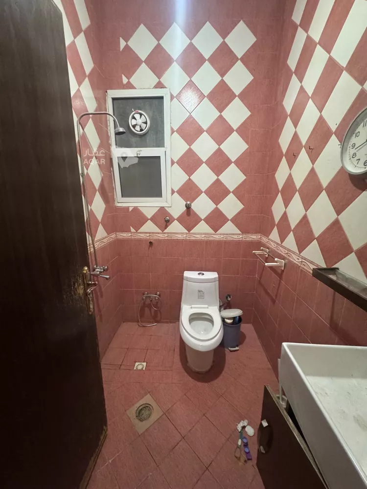 شقة للإيجار في شارع جبل الأرام, حي إشبيلية, مدينة الرياض, منطقة الرياض 2