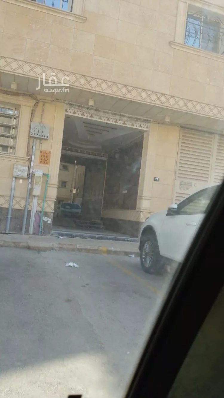 شقة للبيع في شارع عبدالله بن قيس, حي إشبيلية, مدينة الرياض, منطقة الرياض