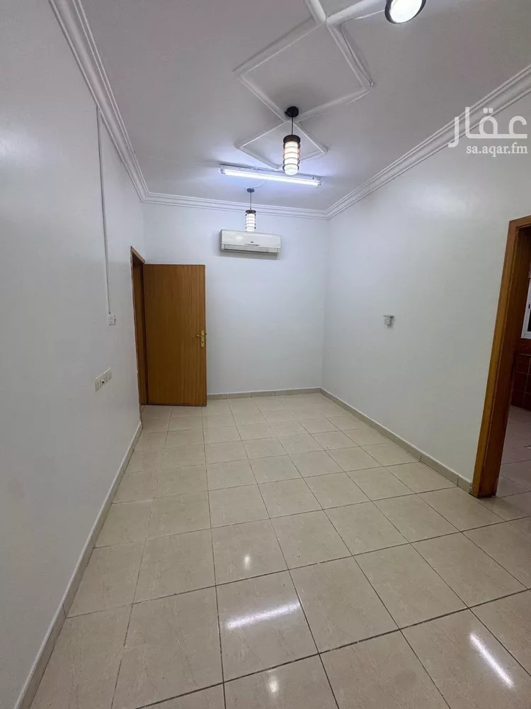 شقة للإيجار في شارع عبدالله بن قيس, حي إشبيلية, مدينة الرياض, منطقة الرياض صورة 3