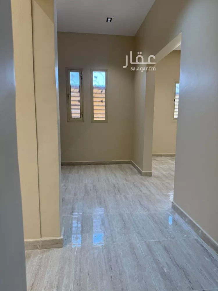 Floor for Rent in Riyadh Al Qadisiyah 10