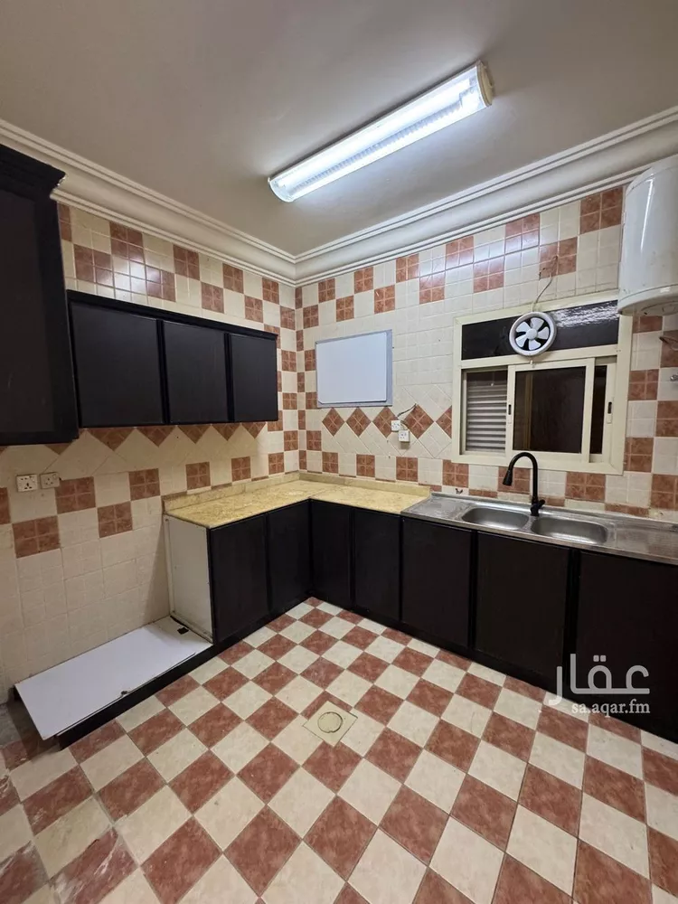 شقة للإيجار في شارع احمد بن زهير, حي إشبيلية, مدينة الرياض, منطقة الرياض صورة 3