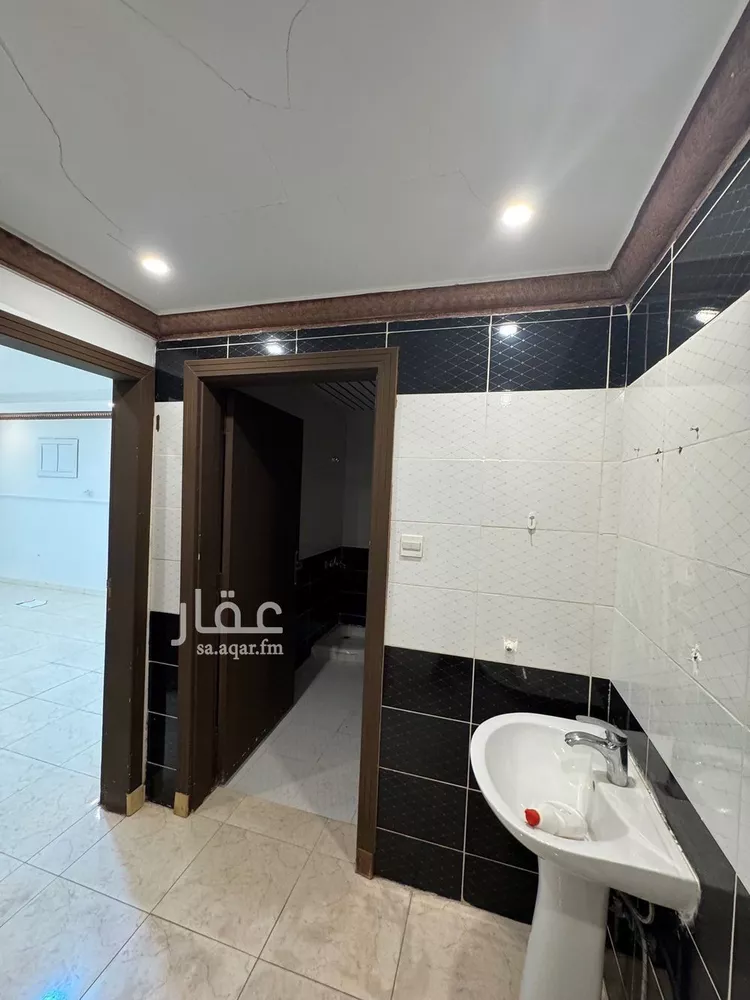 شقة للإيجار في شارع أحمد بن قاسم, حي إشبيلية, مدينة الرياض, منطقة الرياض صورة 4