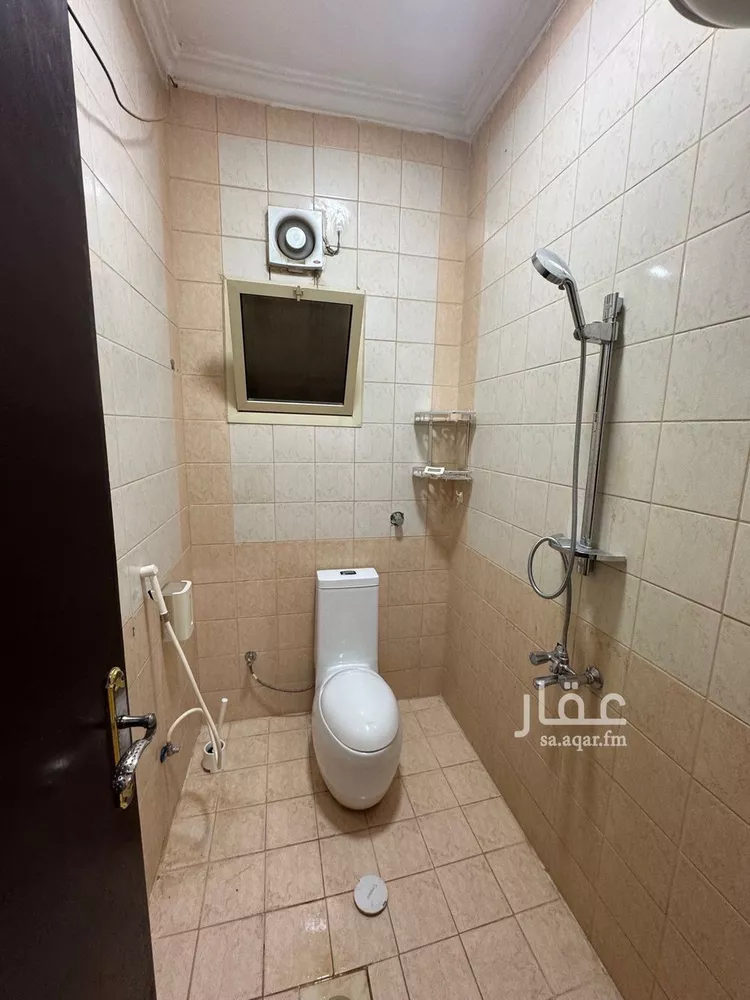 دور للإيجار في شارع الغربة, حي إشبيلية, مدينة الرياض, منطقة الرياض 6