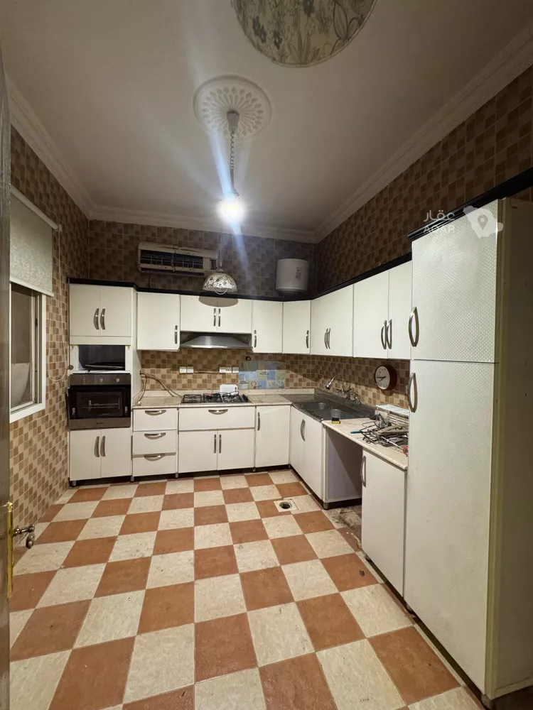 شقة للإيجار في شارع جبل الأرام, حي إشبيلية, مدينة الرياض, منطقة الرياض