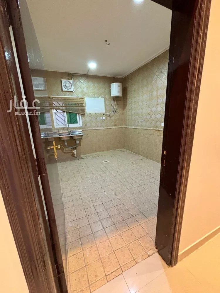 شقة للإيجار في شارع عبدالله بن قيس, حي إشبيلية, مدينة الرياض, منطقة الرياض صورة 3