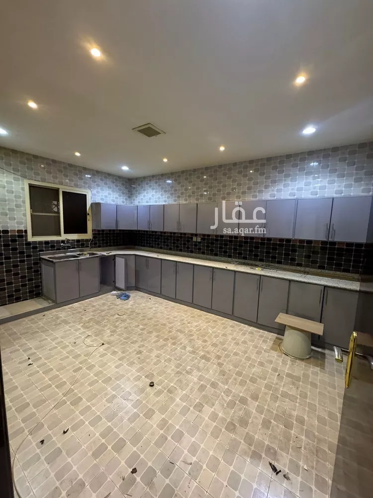 Floor for Rent in Riyadh Ishbiliyah
