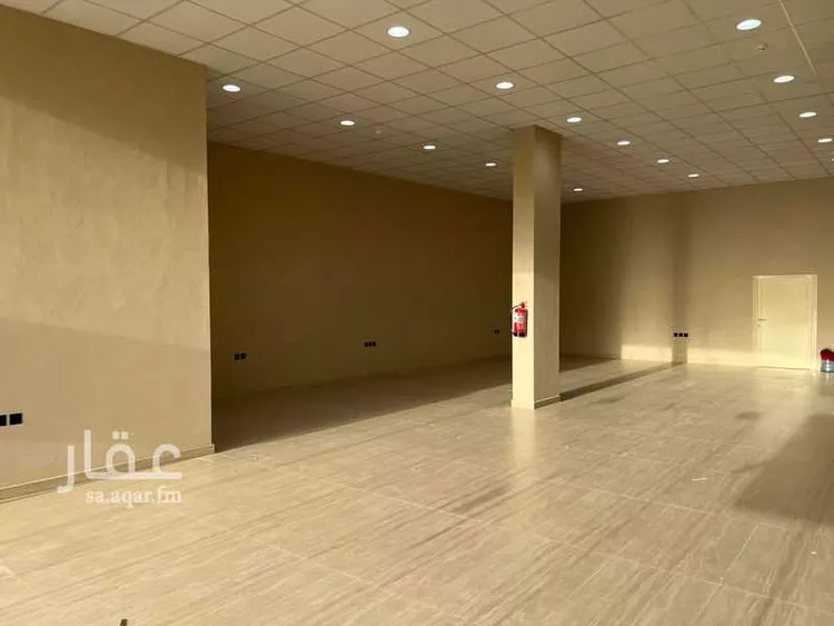 محل للإيجار في شارع طريق الملك عبدالعزيز, حي الصالحية, مدينة عنيزة, منطقة القصيم صورة 3