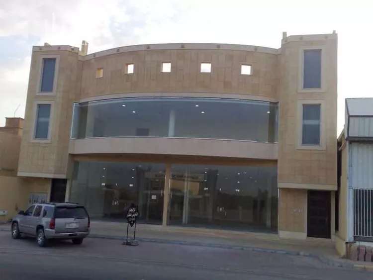 عمارة للإيجار في شارع طريق الملك عبدالعزيز, حي الصالحية, مدينة عنيزة, منطقة القصيم