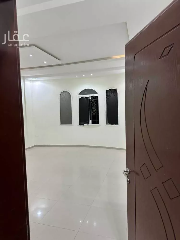 فيلا للإيجار في شارع رقم 369, حي ظهرة لبن, مدينة الرياض, منطقة الرياض صورة 3