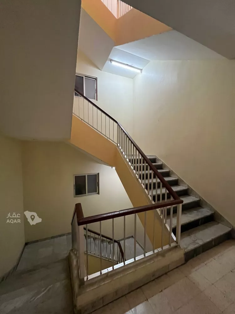 عمارة للبيع في شارع اليرموك, حي مدينة العمال, مدينة الخبر, المنطقة الشرقية 7
