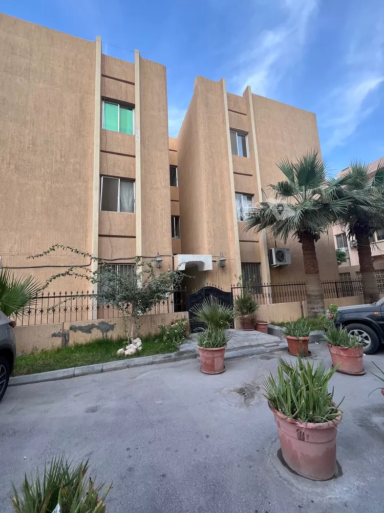 عمارة للبيع في شارع اليرموك, حي مدينة العمال, مدينة الخبر, المنطقة الشرقية 5