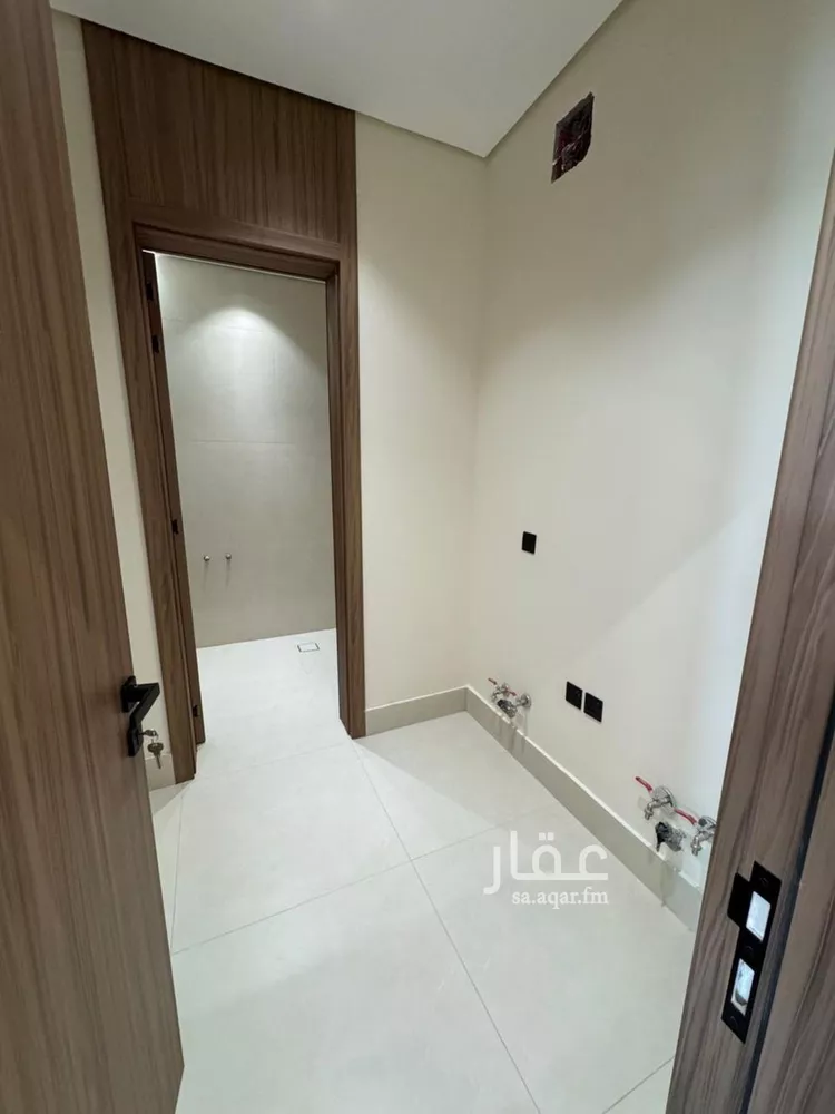 Floor for Rent in Riyadh Al Wadi ุตูุฑุฉ 3