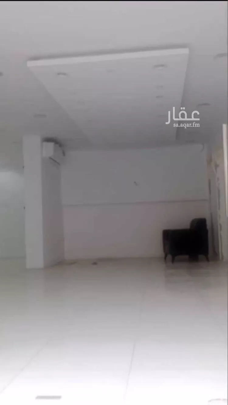 مكتب تجاري للإيجار في شارع طريق الملك عبدالعزيز, حي الحجاز, مدينة الباحة, منطقة الباحة صورة 2