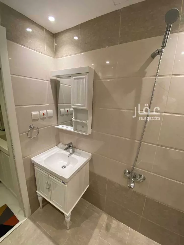 شقة للإيجار في شارع جبل شدقم, حي الحمراء, مدينة الخبر, المنطقة الشرقية صورة 5