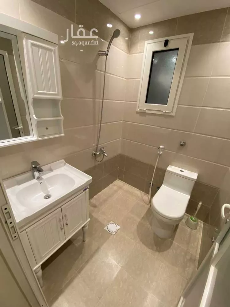 شقة للإيجار في شارع جبل شدقم, حي الحمراء, مدينة الخبر, المنطقة الشرقية 7