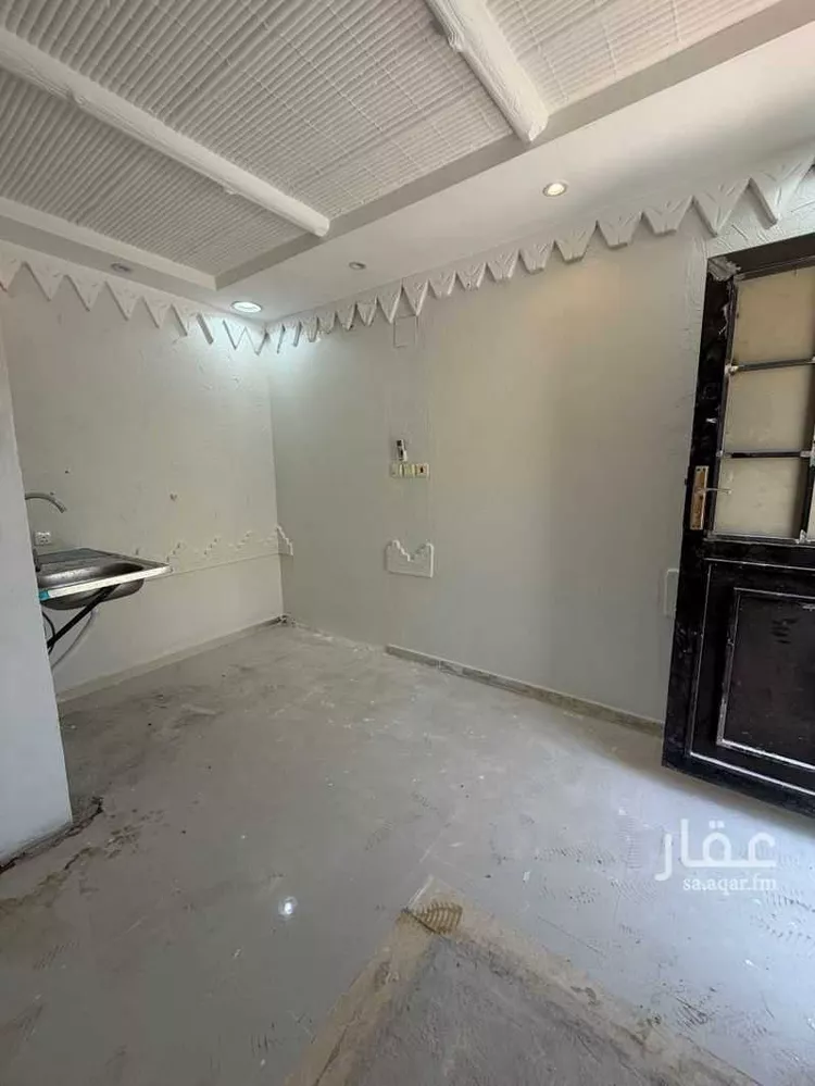 غرفة للإيجار في شارع إسماعيل بن أحمد بن الحسن ، حي عكاظ ، الرياض ، منطقة الرياض