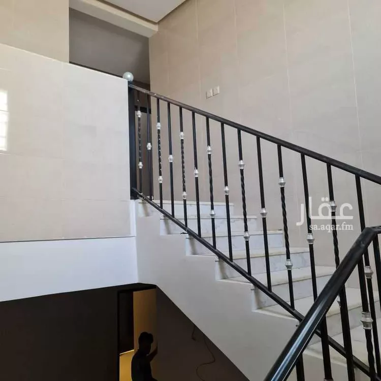 عمارة للبيع في شارع عباس بن فرناس, حي العريجاء الأوسط, مدينة الرياض, منطقة الرياض صورة 3