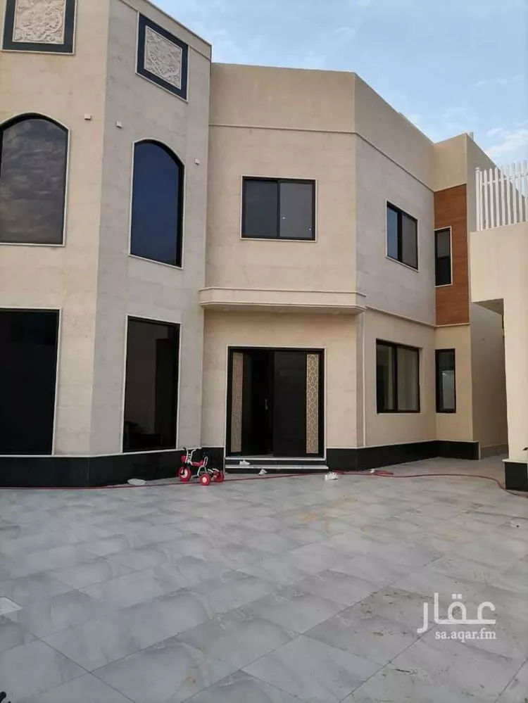 فيلا للبيع في شارع علقمة بن سعيد بن العاص ، حي البصر ، بريدة ، بريدة