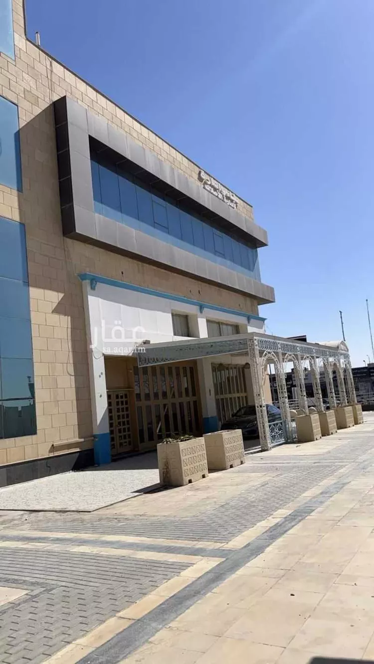 مكتب تجاري للإيجار في شارع ابي بكر الصديق, حي العارض, مدينة الرياض, منطقة الرياض صورة 2