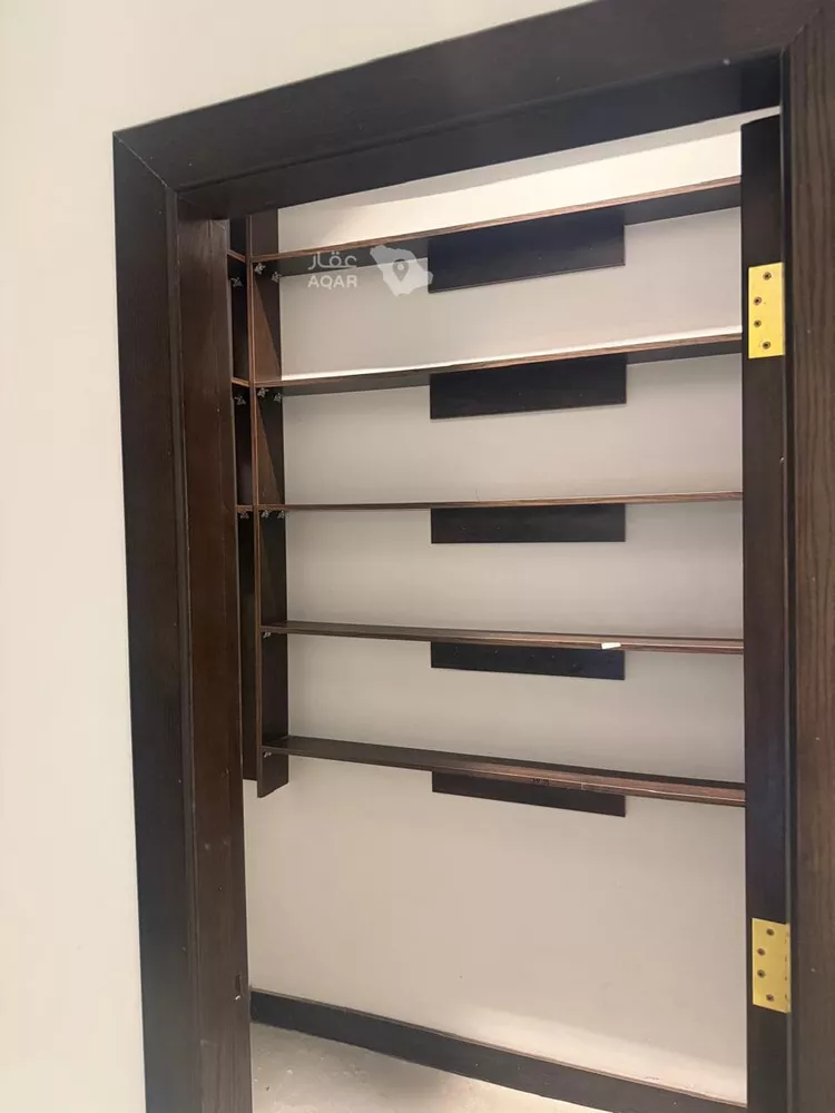 مكتب تجاري للإيجار في شارع ابي بكر الصديق, حي العارض, مدينة الرياض, منطقة الرياض 8