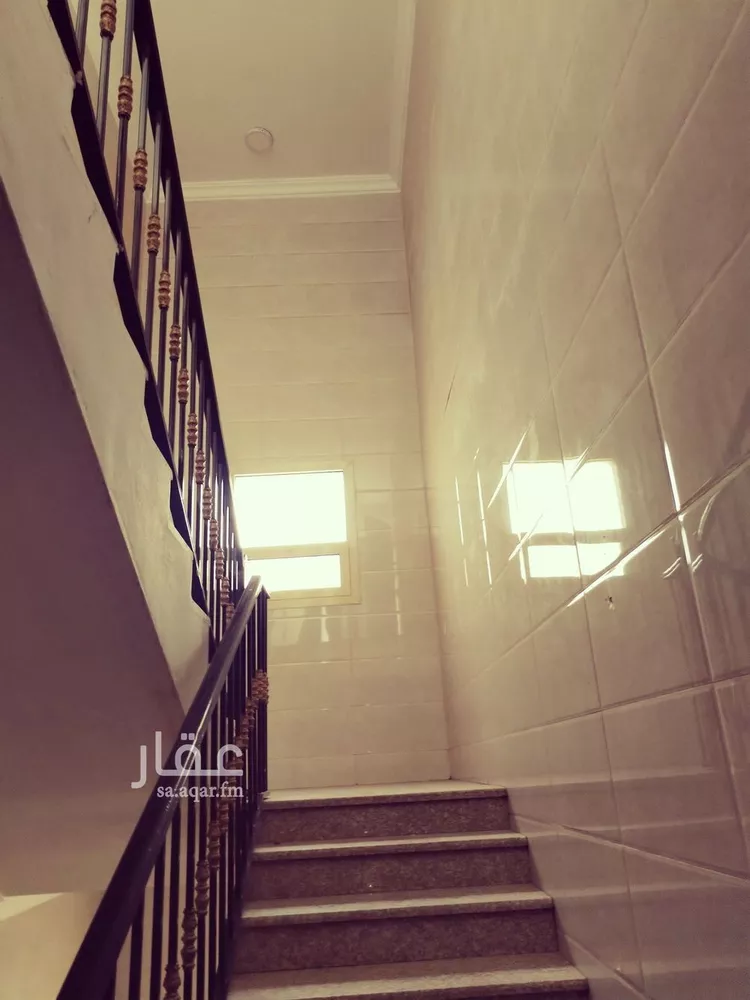 عمارة للإيجار في شارع الثامن عشر, حي الثقبة, مدينة الخبر, المنطقة الشرقية صورة 3